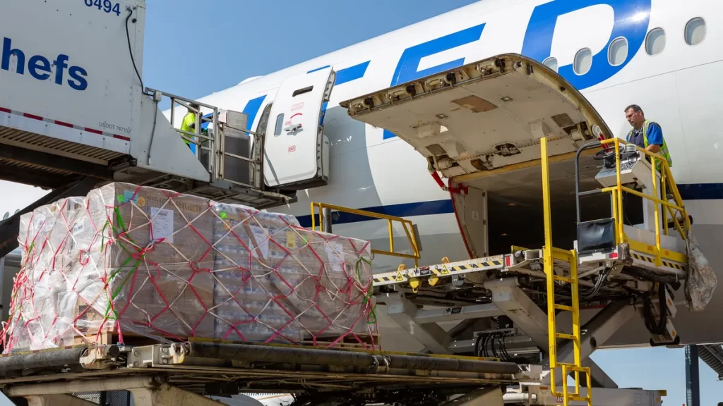 cheap air freight from China to Italy