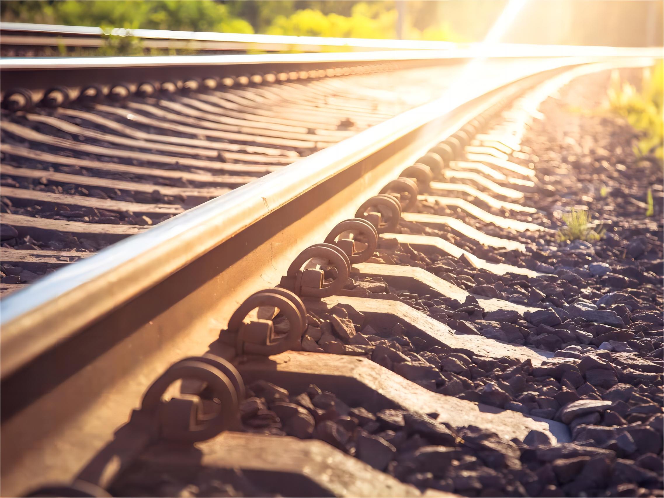 Infographic showing different types of marine cargo insurance coverage for FCL shipments.